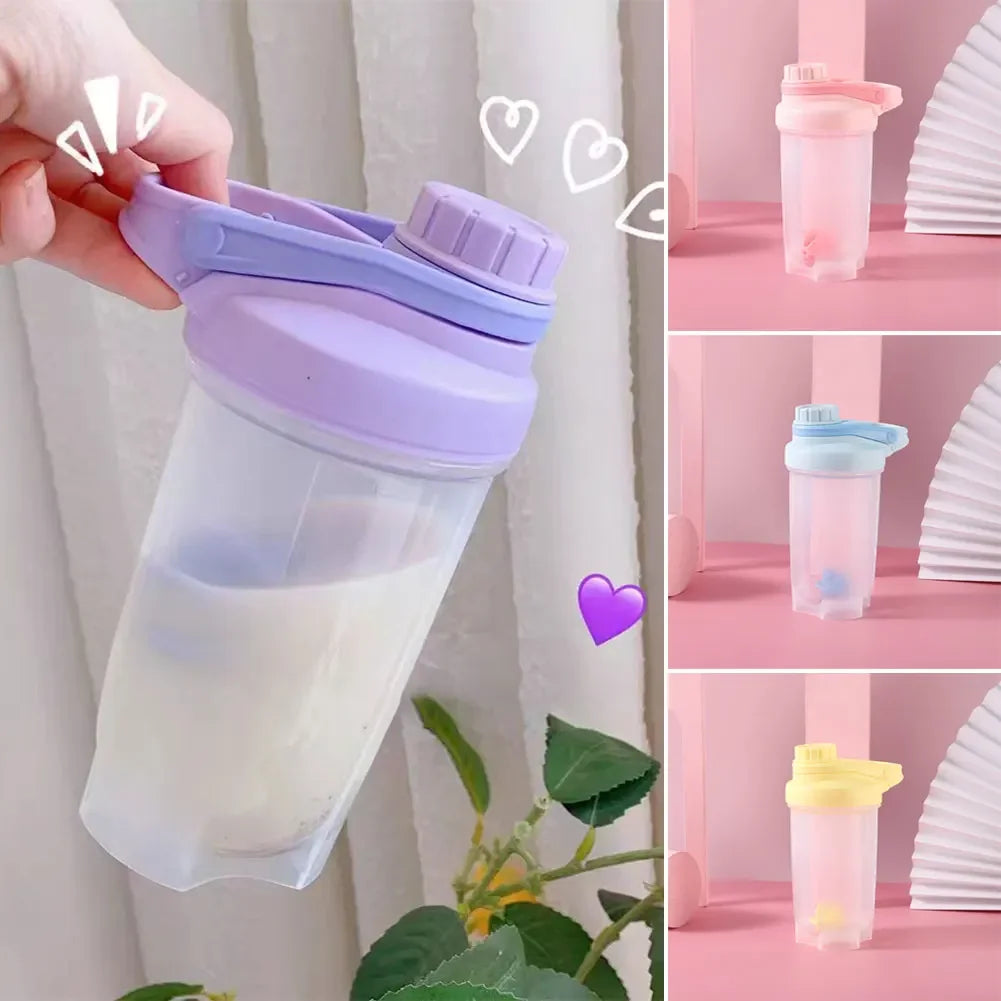 SHAKER CON BOLA MEZCLADORA DE PLASTICO