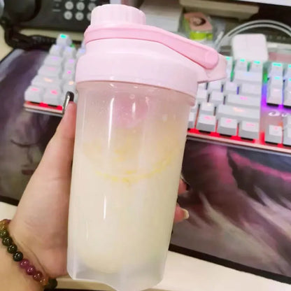 SHAKER CON BOLA MEZCLADORA DE PLASTICO